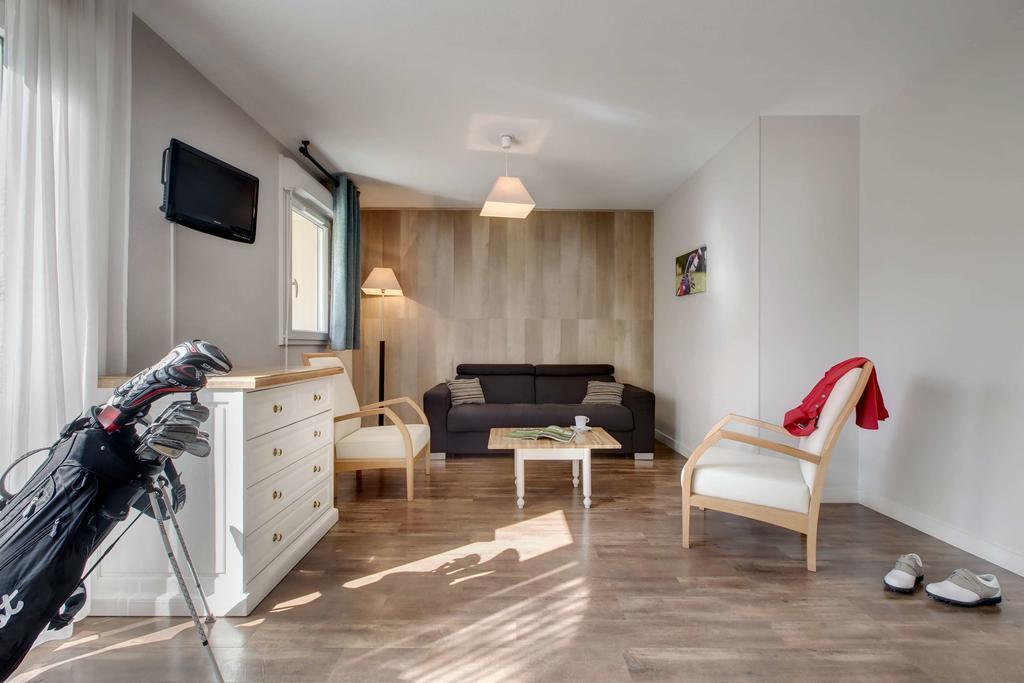 Appartements Les Ormes Epiniac Extérieur photo